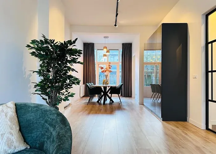 Sofia's Mansion * Breda